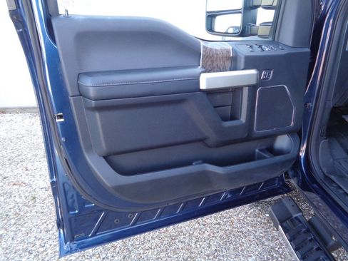 Used 2017 Ford F250 Lariat w/ Lariat Value Package image 48