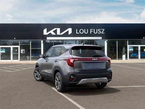 New 2026 Kia Seltos LX FWD image 4