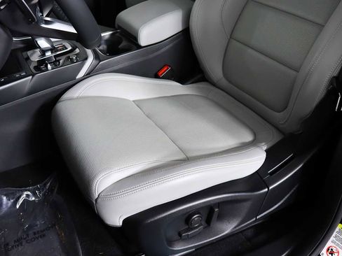 Used 2024 Jaguar E-PACE R-Dynamic SE image 10