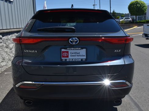 Certified 2024 Toyota Venza XLE AWD/4WD image 6