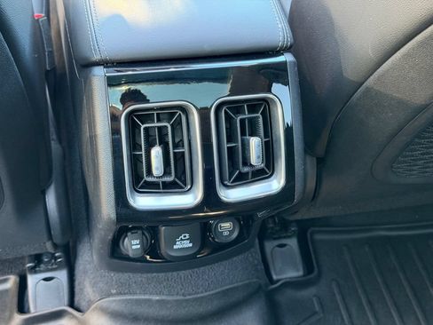 Used 2023 Kia Sorento SX Prestige AWD/4WD image 25