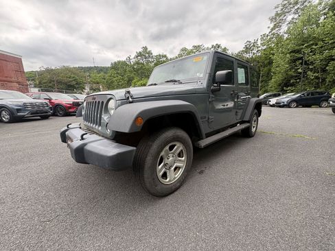 Used 2014 Jeep Wrangler Unlimited Sport AWD/4WD image 3
