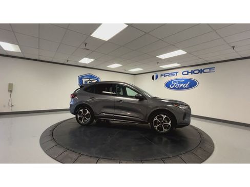 Used 2023 Ford Escape ST-Line Select w/ Tech Pack #2 image 3