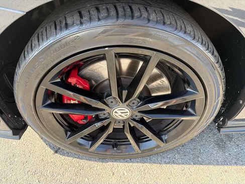 Used 2021 Volkswagen GTI SE FWD image 20