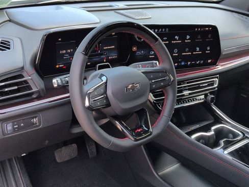 Used 2026 Chevrolet Traverse RS FWD image 11