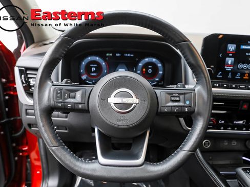 Used 2023 Nissan Rogue Platinum image 11