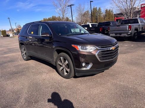 Used 2019 Chevrolet Traverse LT w/ LT Premium Package image 4