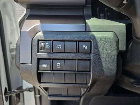 Used 2025 Toyota 4Runner SR5 AWD/4WD image 27