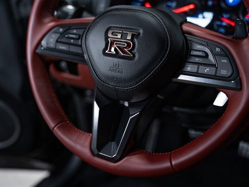 Used 2021 Nissan GT-R Premium AWD/4WD image 44