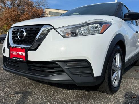 Used 2020 Nissan Kicks S image 12