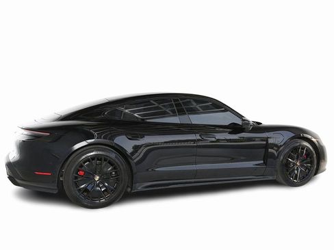 Used 2022 Porsche Taycan GTS image 8