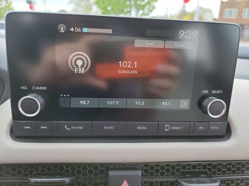 Used 2023 Honda HR-V LX image 14
