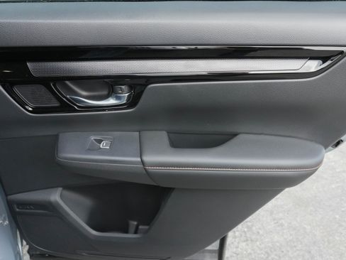 Used 2025 Honda CR-V Sport Touring image 31