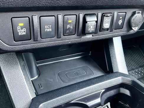 Certified 2019 Toyota Tacoma Limited image 34