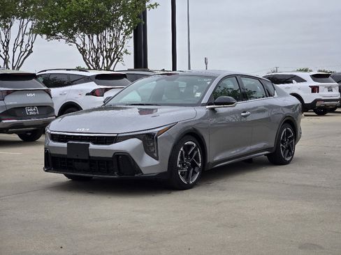 Certified 2025 Kia K4 GT-Line w/ GT-Line Premium Package image 2