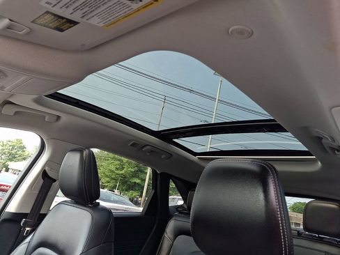 Used 2021 Ford Escape SEL w/ Technology Package FWD image 18