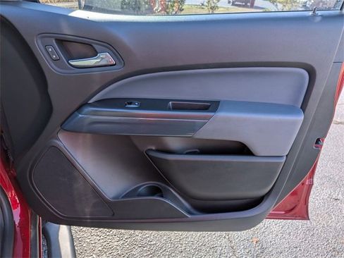 Used 2022 Chevrolet Colorado Z71 w/ Safety Package image 33
