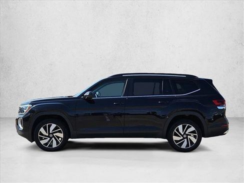 Used 2025 Volkswagen Atlas SE FWD image 9