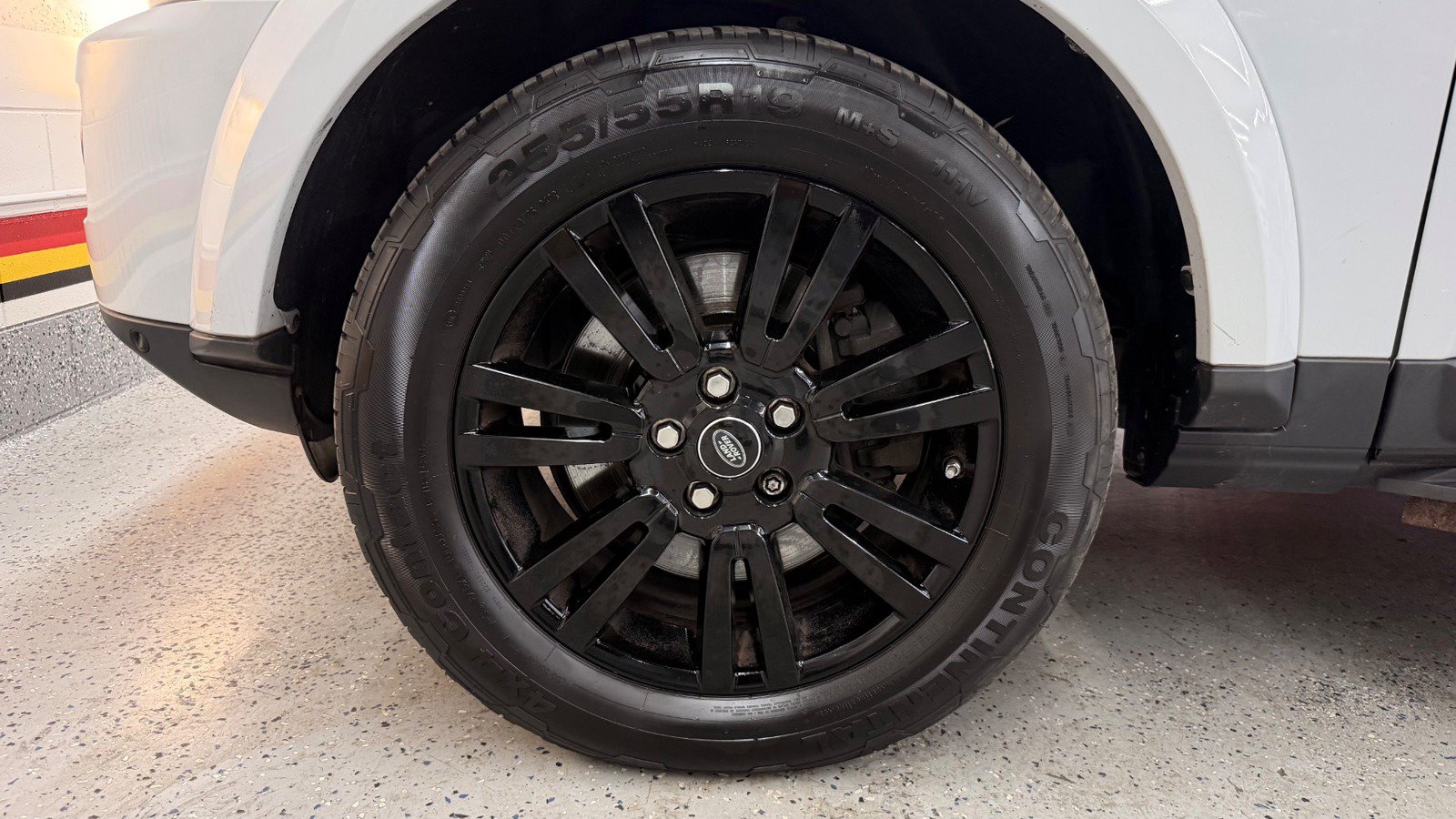 Used 2016 Land Rover LR4 HSE AWD/4WD image 13