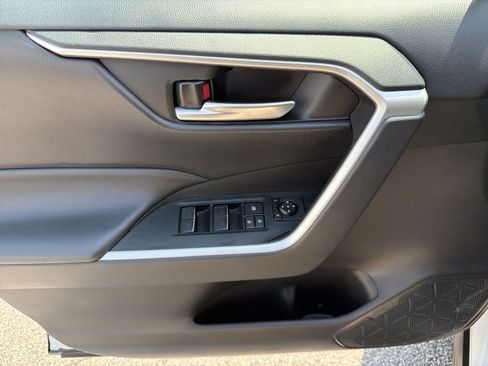 Certified 2024 Toyota RAV4 XLE FWD image 20