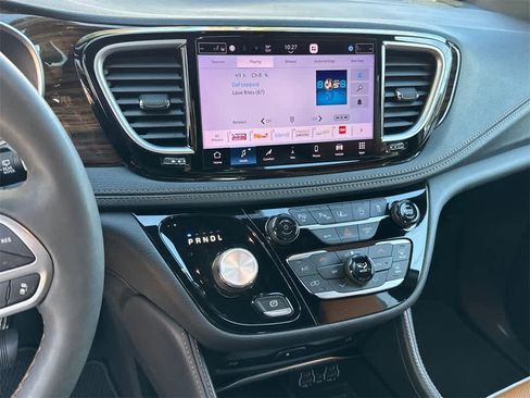 Used 2022 Chrysler Pacifica Pinnacle image 27