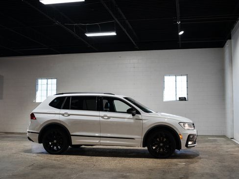 Used 2021 Volkswagen Tiguan SE R-Line AWD/4WD image 7