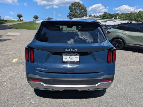 Used 2026 Kia Sorento S w/ S Panoramic Sunroof Package FWD image 5