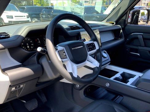 New 2025 Land Rover Defender 130 X-Dynamic SE AWD/4WD image 3