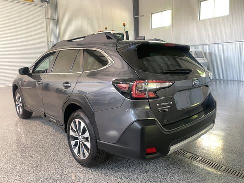 Used 2025 Subaru Outback Limited AWD/4WD image 21