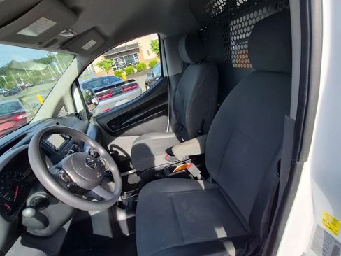 Used 2017 Nissan NV200 SV w/ Technology Package FWD image 7