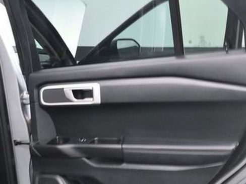 Used 2021 Ford Explorer 4WD image 12