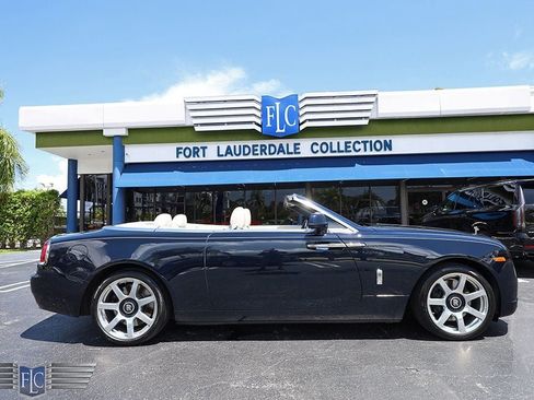 Used 2016 Rolls-Royce Dawn RWD image 2