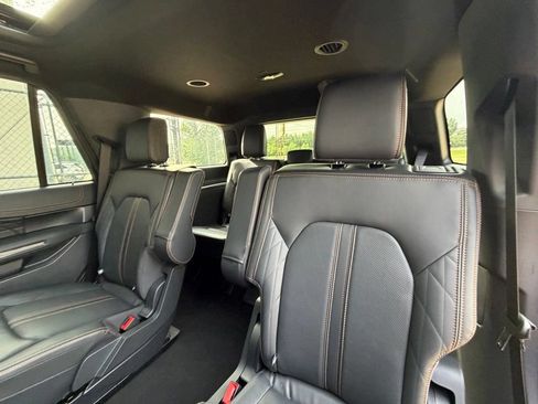 Used 2024 Ford Expedition Platinum RWD image 17