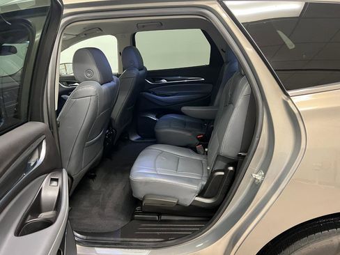 Used 2019 Buick Enclave Essence FWD image 25