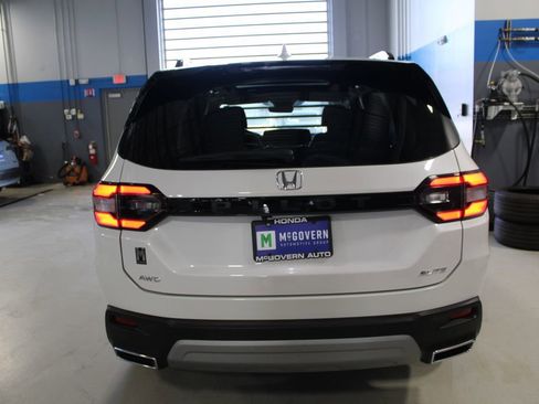 Used 2024 Honda Pilot Elite image 47
