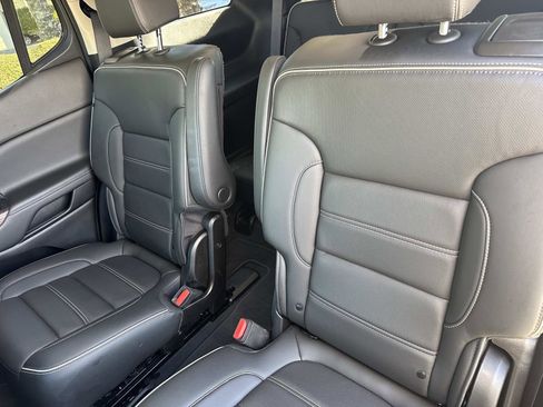 Used 2023 GMC Acadia Denali w/ Denali Technology Package image 13