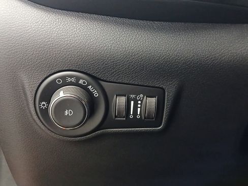 New 2026 Jeep Compass Latitude image 12