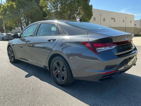 Used 2021 Hyundai Elantra SEL w/ Cargo Package FWD image 8