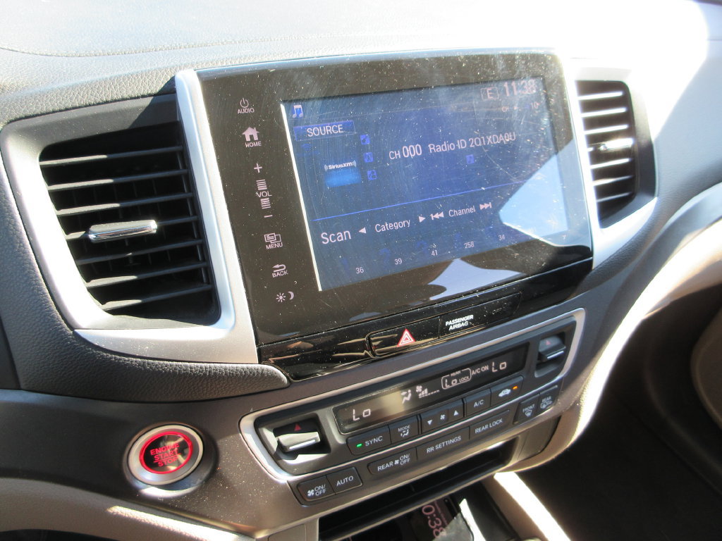Used 2017 Honda Pilot EX image 25