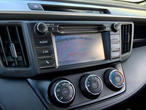 Used 2018 Toyota RAV4 LE w/ All Weather Liner Package image 19