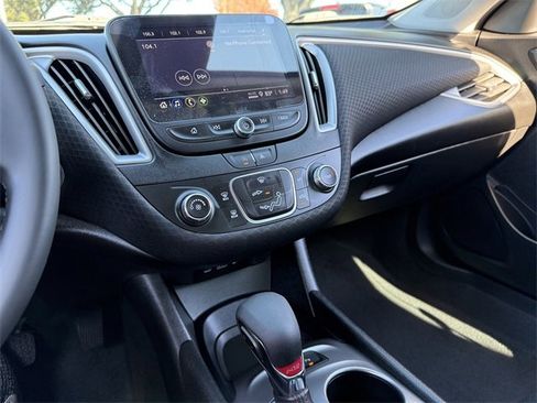 Used 2024 Chevrolet Malibu RS image 14