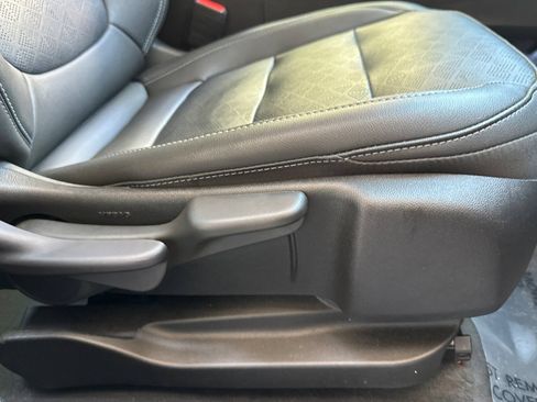 Used 2023 Chevrolet Bolt LT w/ Infotainment Package FWD image 23