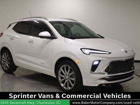 Used 2025 Buick Encore GX Avenir w/ Avenir Convenience Package FWD image 9