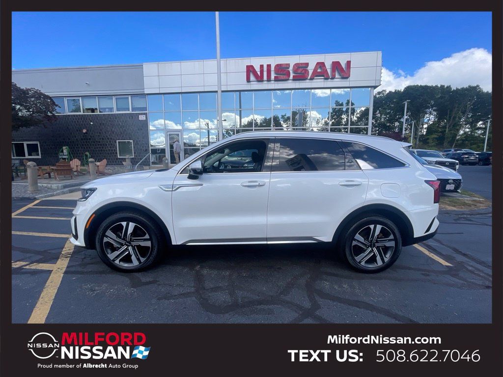 Used 2023 Kia Sorento EX AWD/4WD image 2