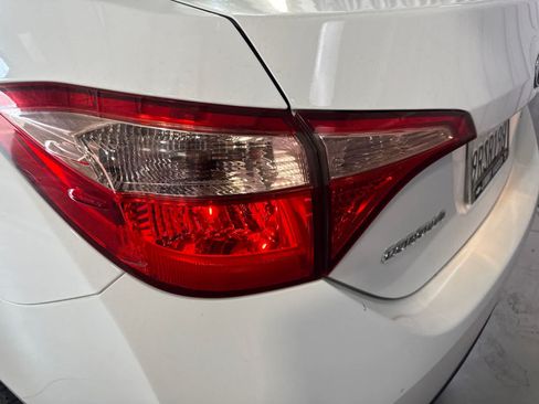 Used 2018 Toyota Corolla LE FWD image 11