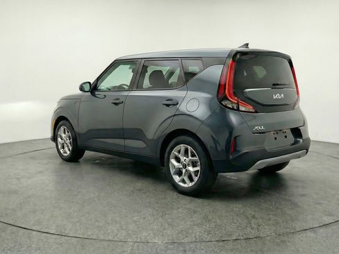 Used 2025 Kia Soul LX w/ LX Technology Package image 6