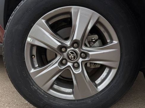 Certified 2025 Toyota RAV4 LE AWD/4WD image 10