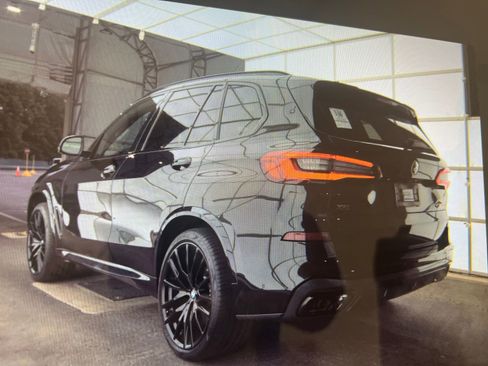 Used 2020 BMW X5 M50i AWD/4WD image 4