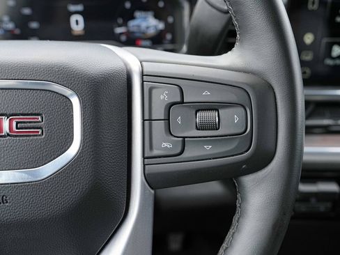 Used 2025 GMC Sierra 1500 SLT AWD/4WD image 36