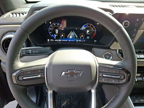 New 2026 Chevrolet Colorado ZR2 w/ Technology Package AWD/4WD image 17